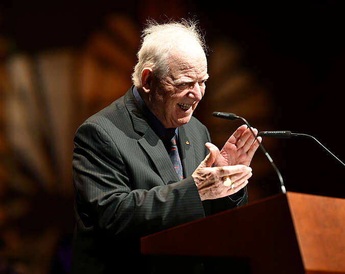 Martin Herzog am Rednerpult. (Foto: Felix Kästle)