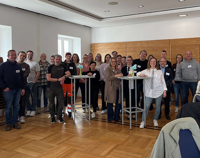 Gruppenbild mit Mitarbeiterinnen und Mitarbeitern der Stadt Friedrichshafen